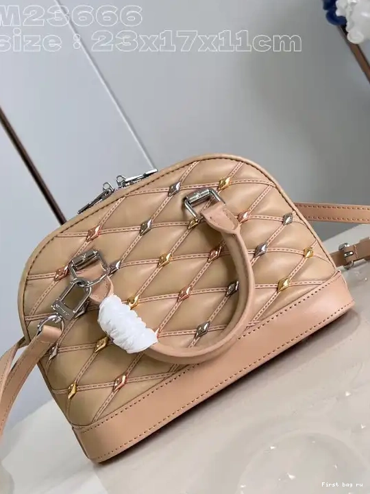 Frstbag ru VUITTON LOUIS Nano Alma 0529